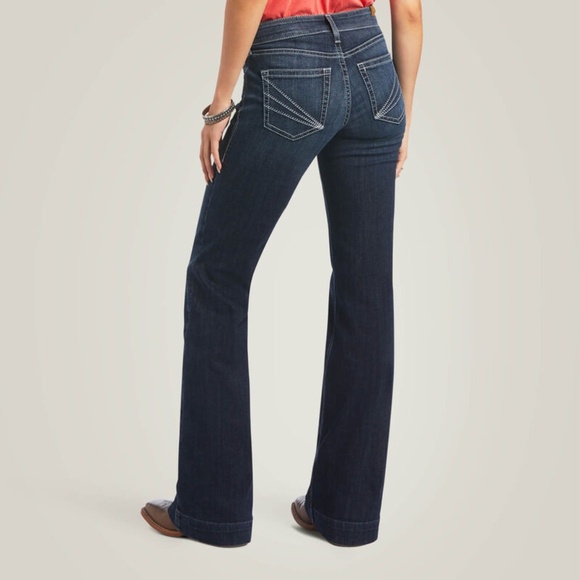 Ariat Denim - Ariat 35" InseamTrouser Perfect Rise Aisha Wide Leg Jeans Color: Missouri - Long